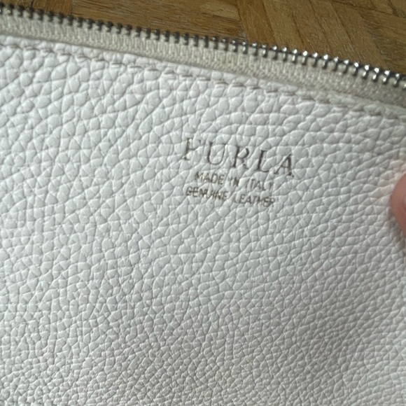 Furla Soft Pink Leather Purse with Gold Hardware - Picture 4 of 12